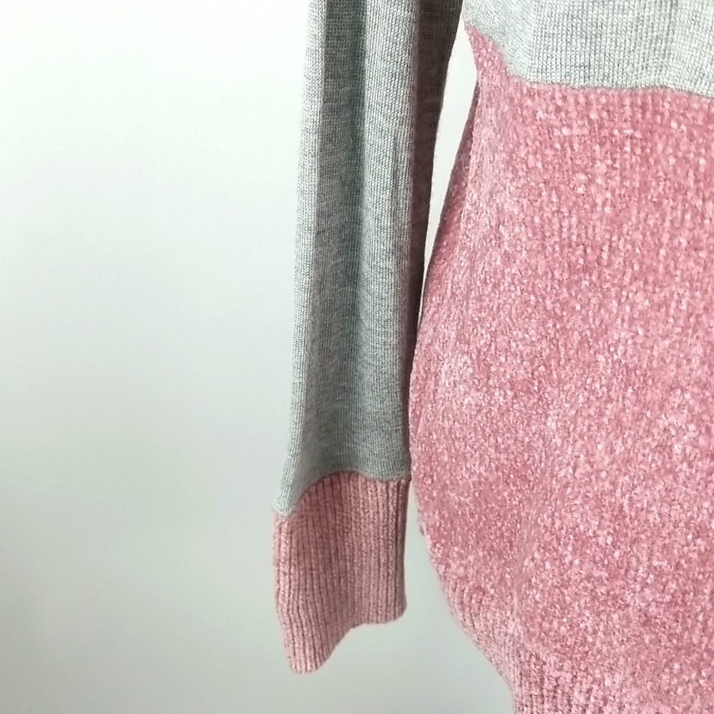 NWT Romeo & Juliete Couture Sweater Sz M NWT - Picture 2 of 8